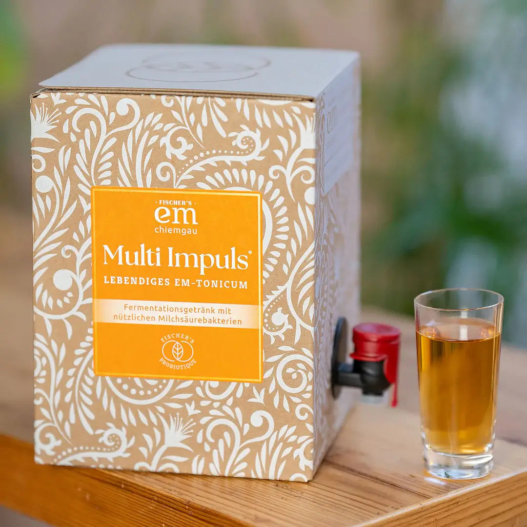 Multi Impuls onze fermentatiedrank verrijkt met Kamille. Multi Impuls is gemaakt op basis van geiten- en schapenwei, positieve micro-organismen en kamille.
Hierdoor bevat deze drank veel ingrediënten die jouw immuunsysteem kunnen ondersteunen.